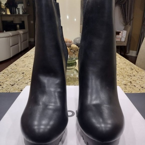 OCHO TOROS BLACK ANKLE HIGH BOOTIE - Picture 8 of 11